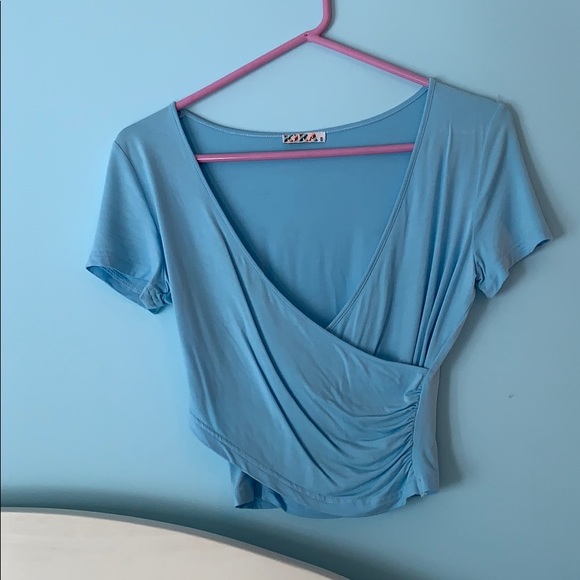 Low cut wrap shirt - Picture 1 of 1